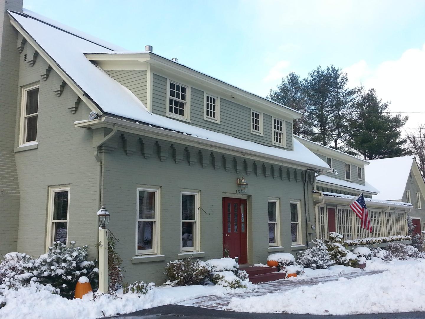 Brass Lantern Inn