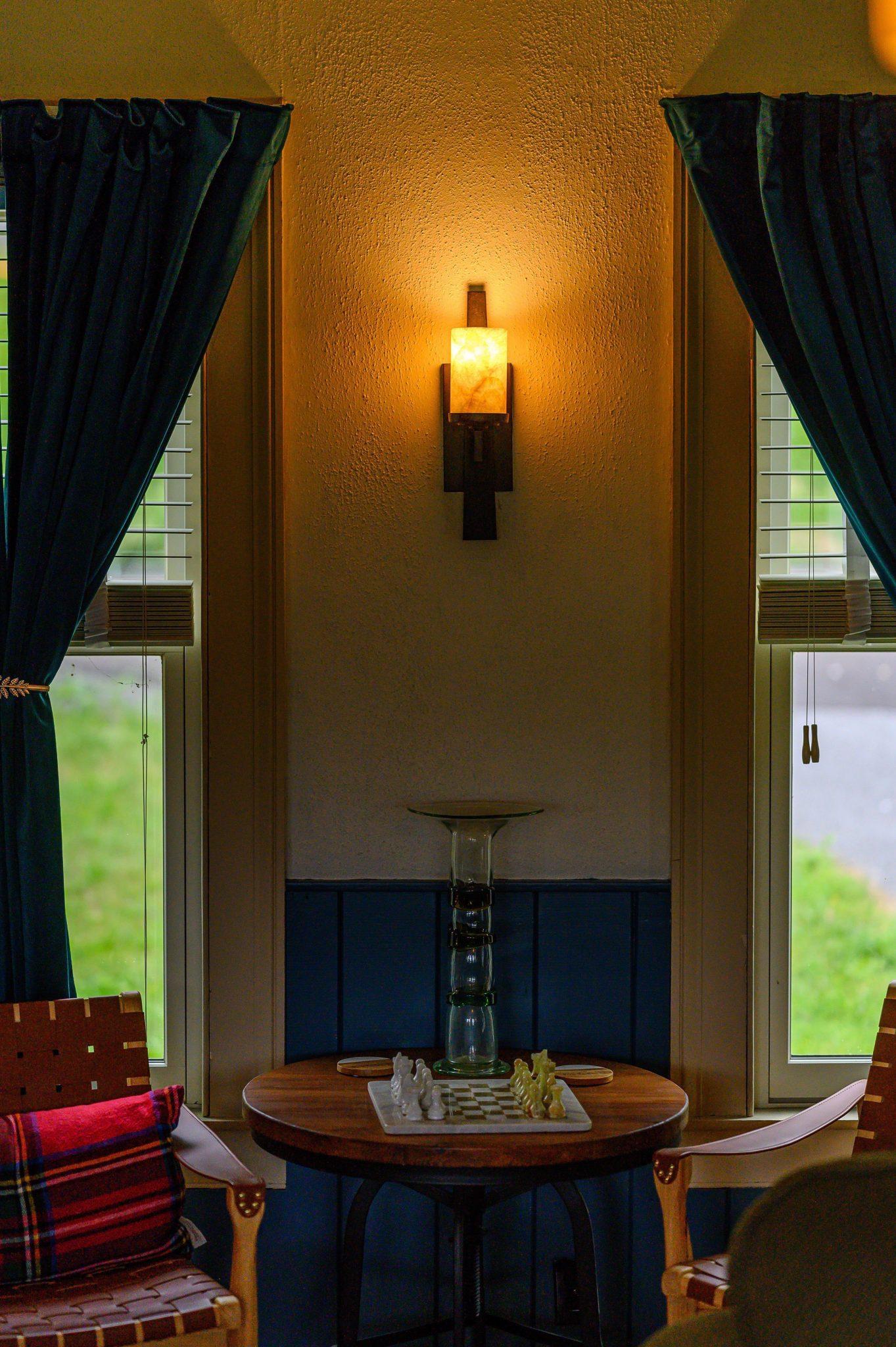 Brass Lantern Inn