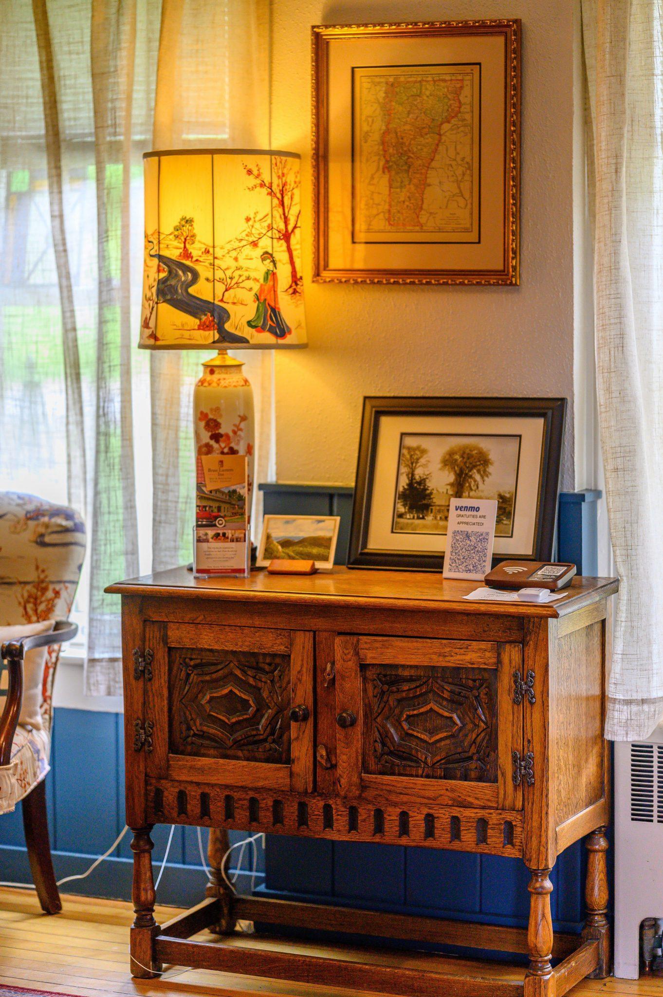 Brass Lantern Inn