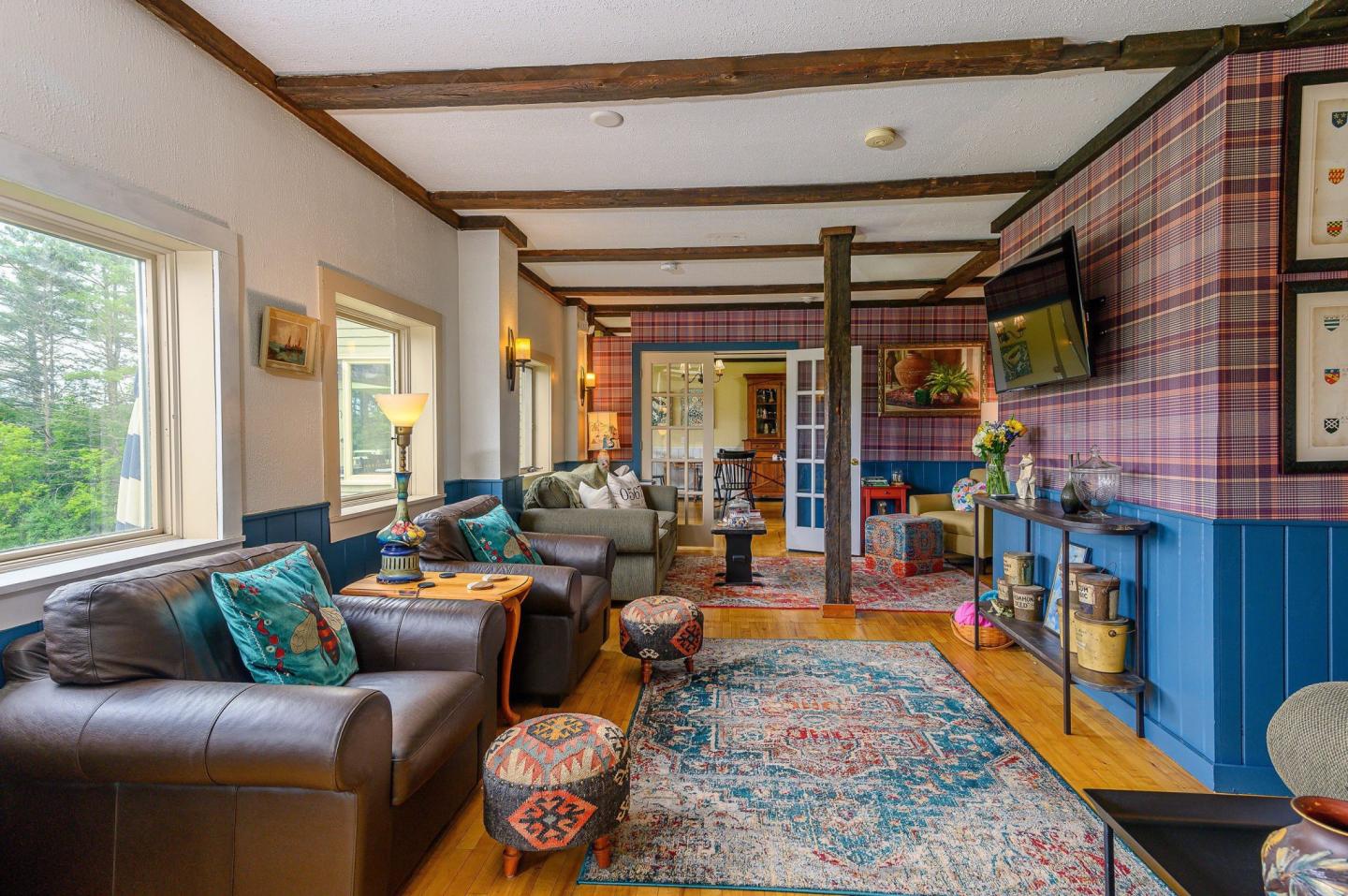 Brass Lantern Inn