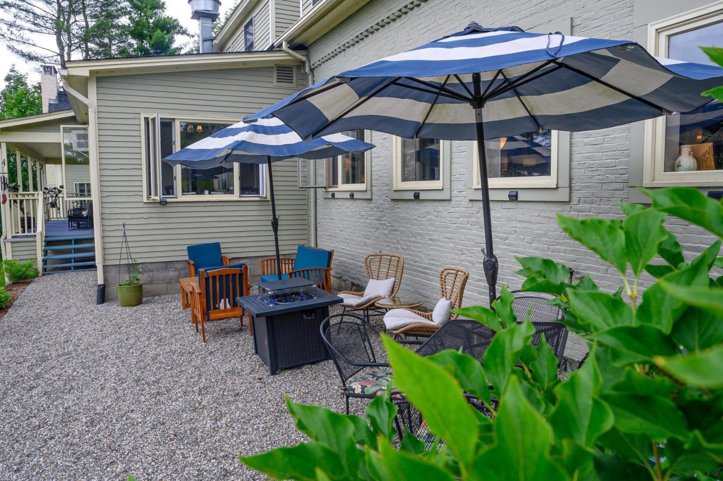 Brass Lantern Inn