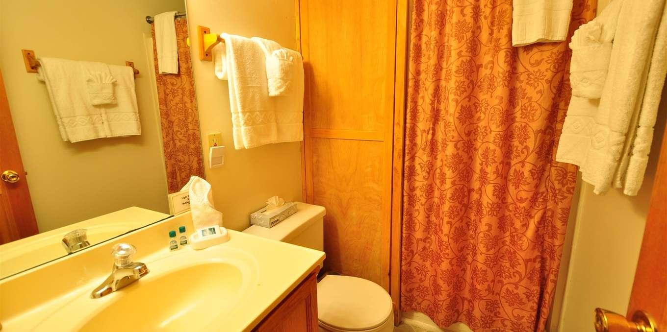 Sun & Ski Inn and Suites