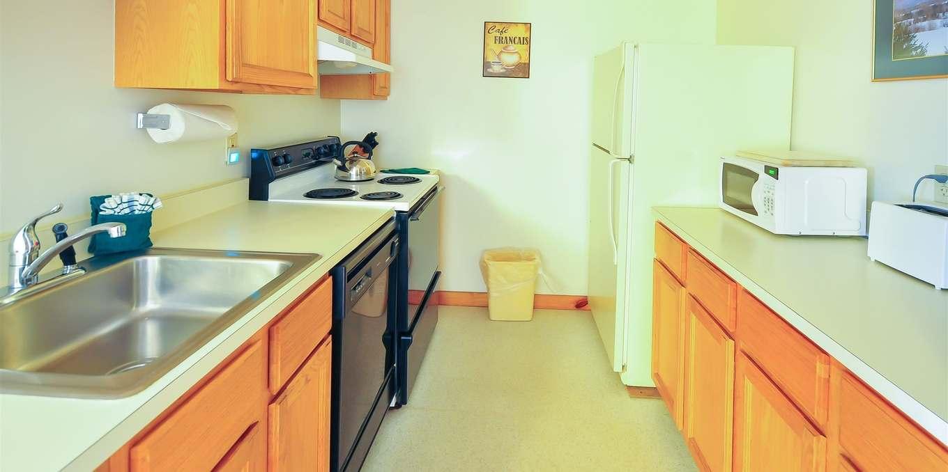 Sun & Ski Inn and Suites