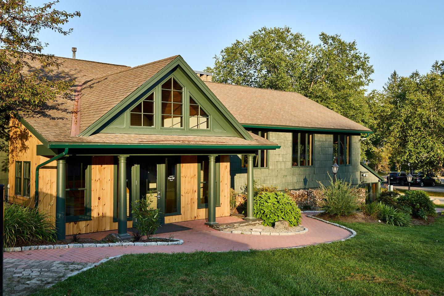 Bluebird Cady Hill Lodge