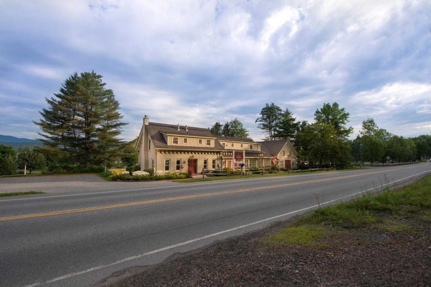 Brass Lantern Inn