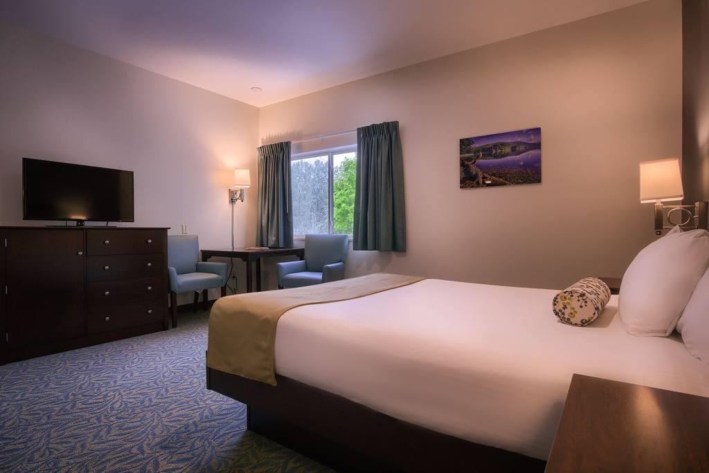 Sun & Ski Inn and Suites