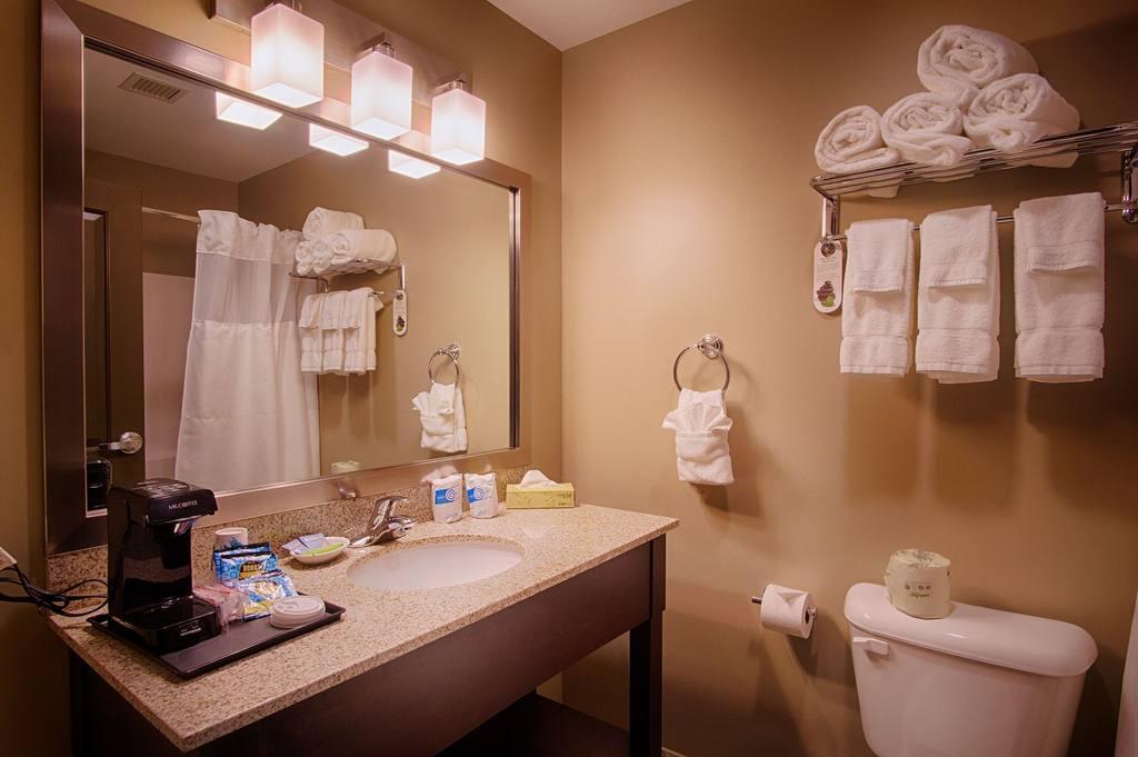 Sun & Ski Inn and Suites