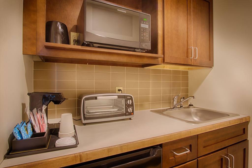 Sun & Ski Inn and Suites