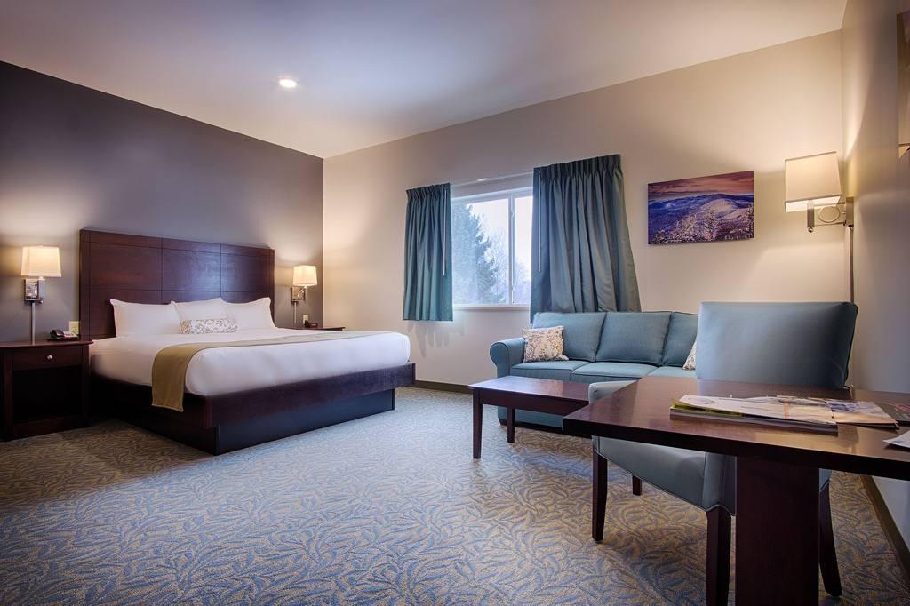 Sun & Ski Inn and Suites