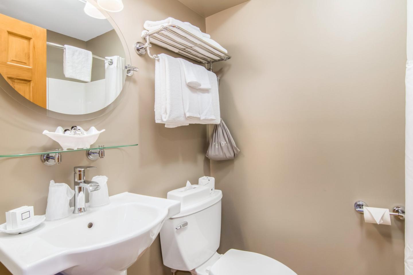 Grey Fox Inn & Resort