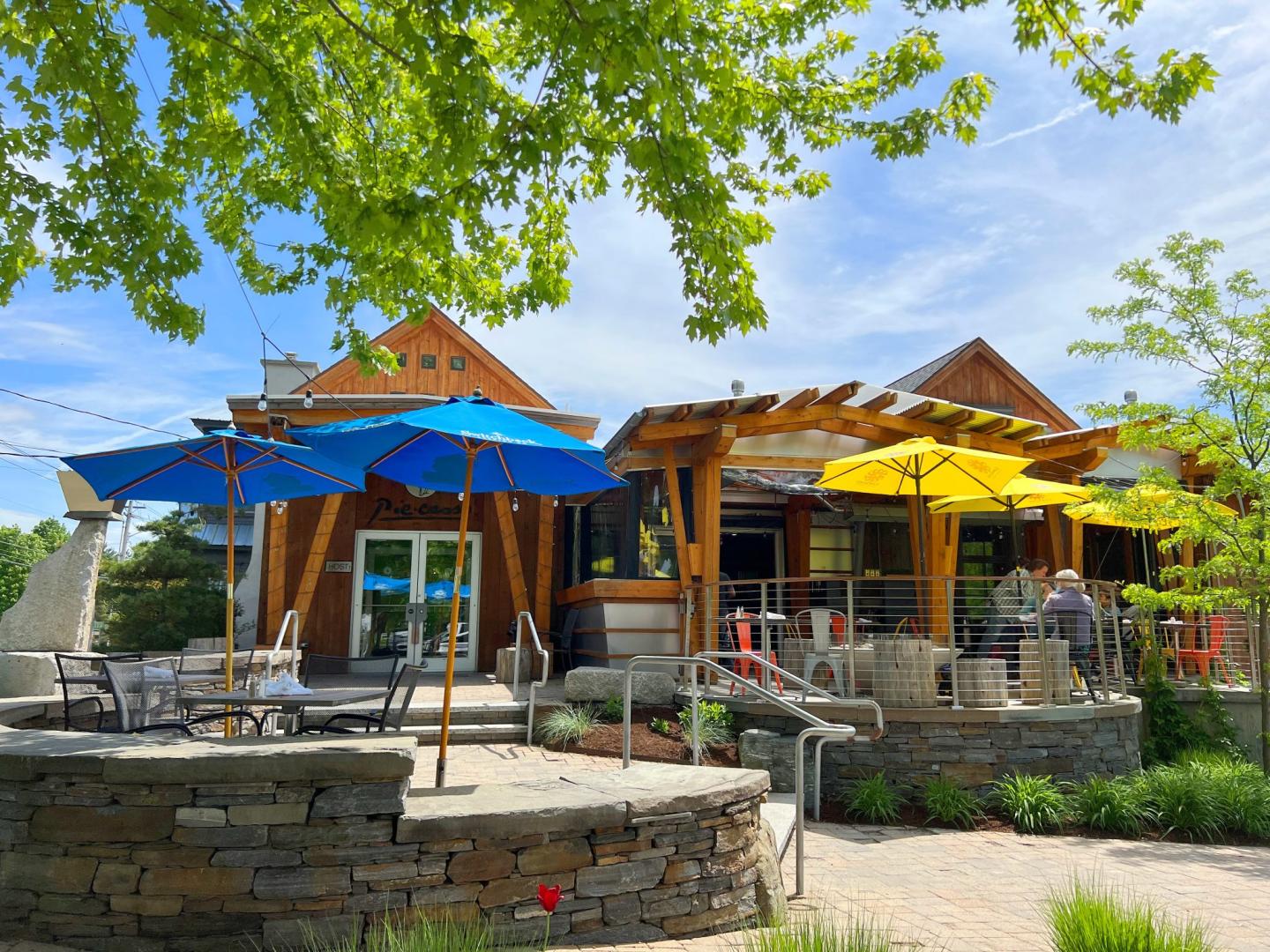 Summer on the Patio: Outdoor Dining Guide