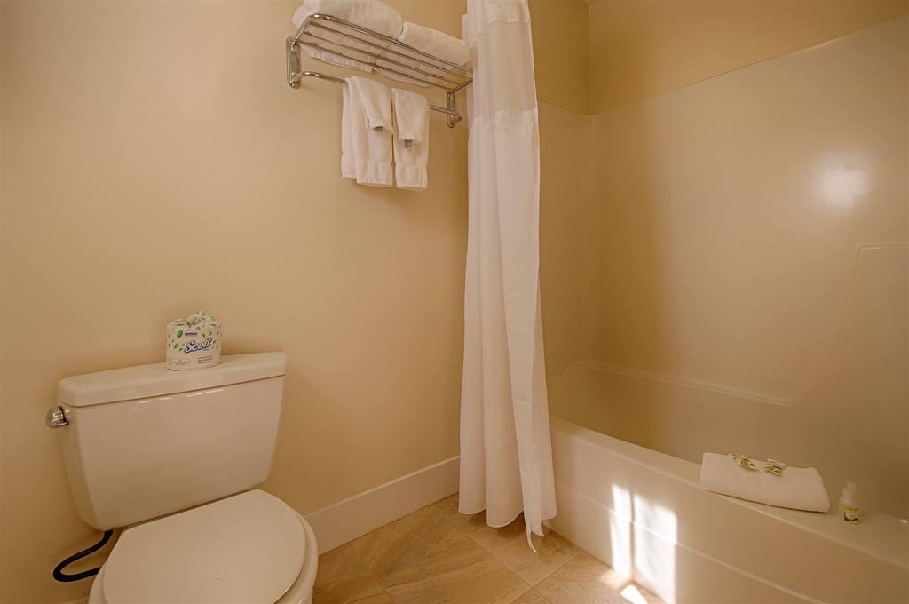 Sun & Ski Inn and Suites