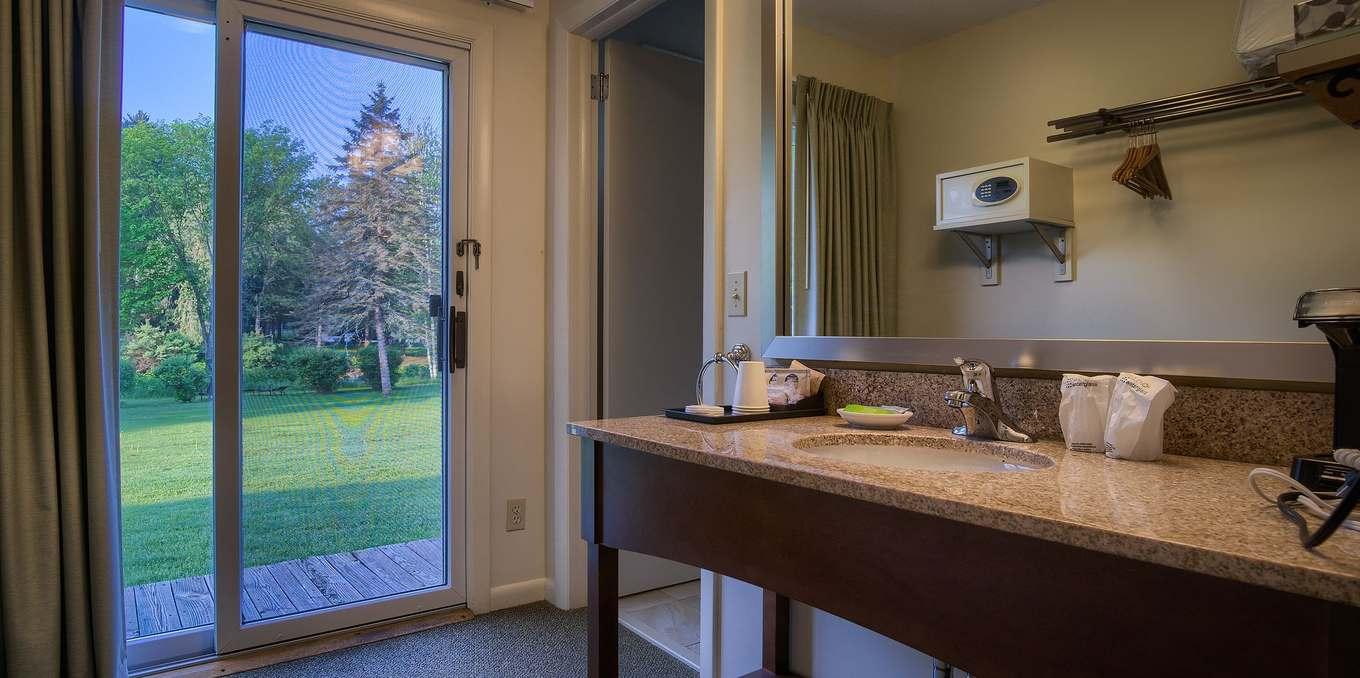 Sun & Ski Inn and Suites