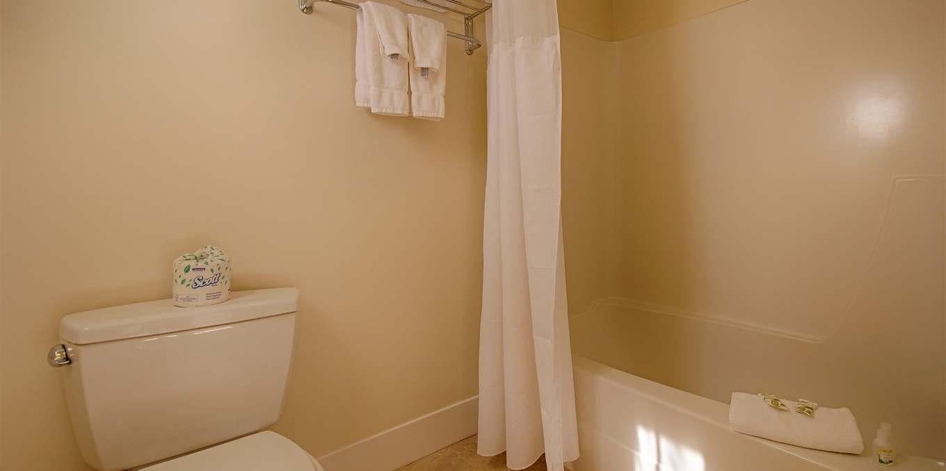 Sun & Ski Inn and Suites