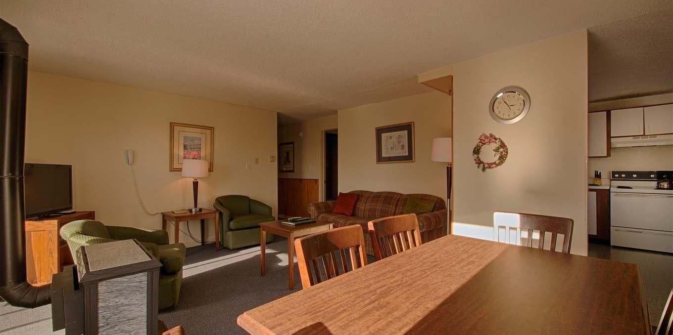 Sun & Ski Inn and Suites