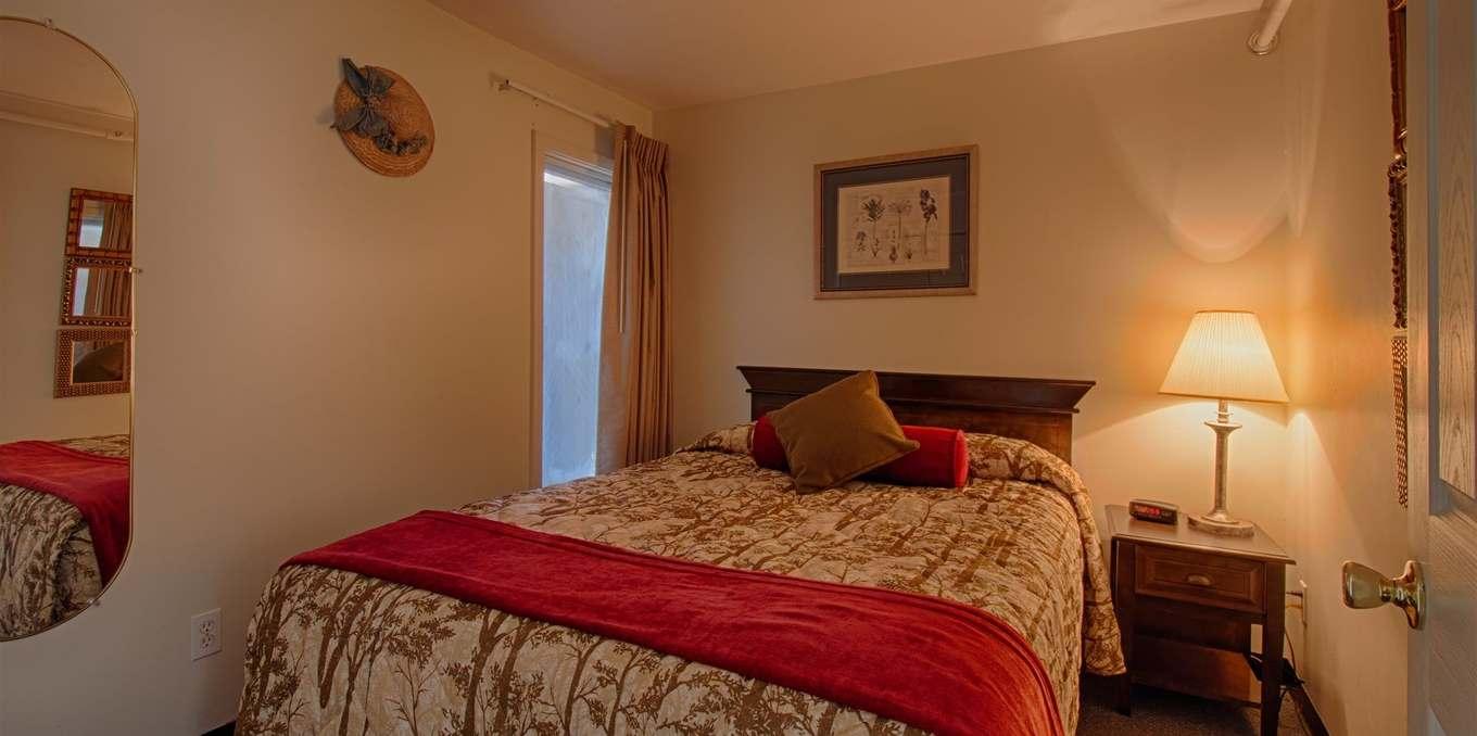 Sun & Ski Inn and Suites