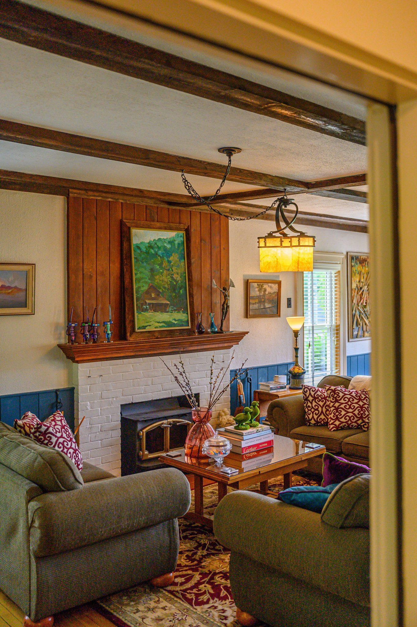 Brass Lantern Inn