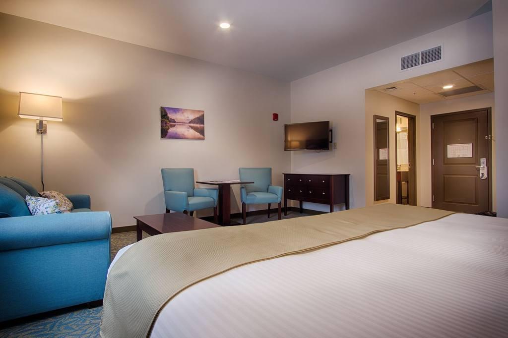 Sun & Ski Inn and Suites