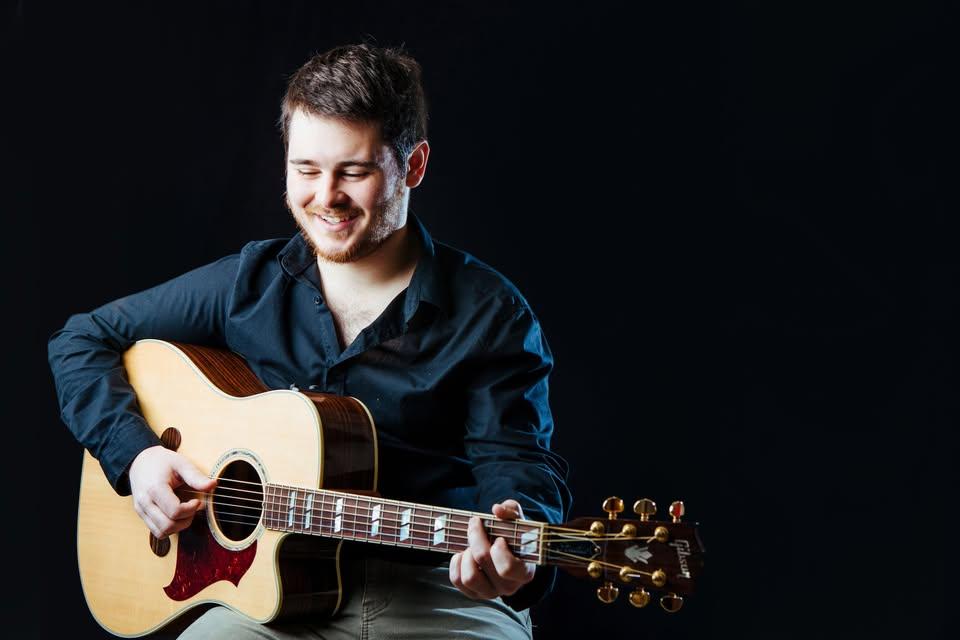 Friday Night Music w/ Ryan Sweezey at Stowe Cider