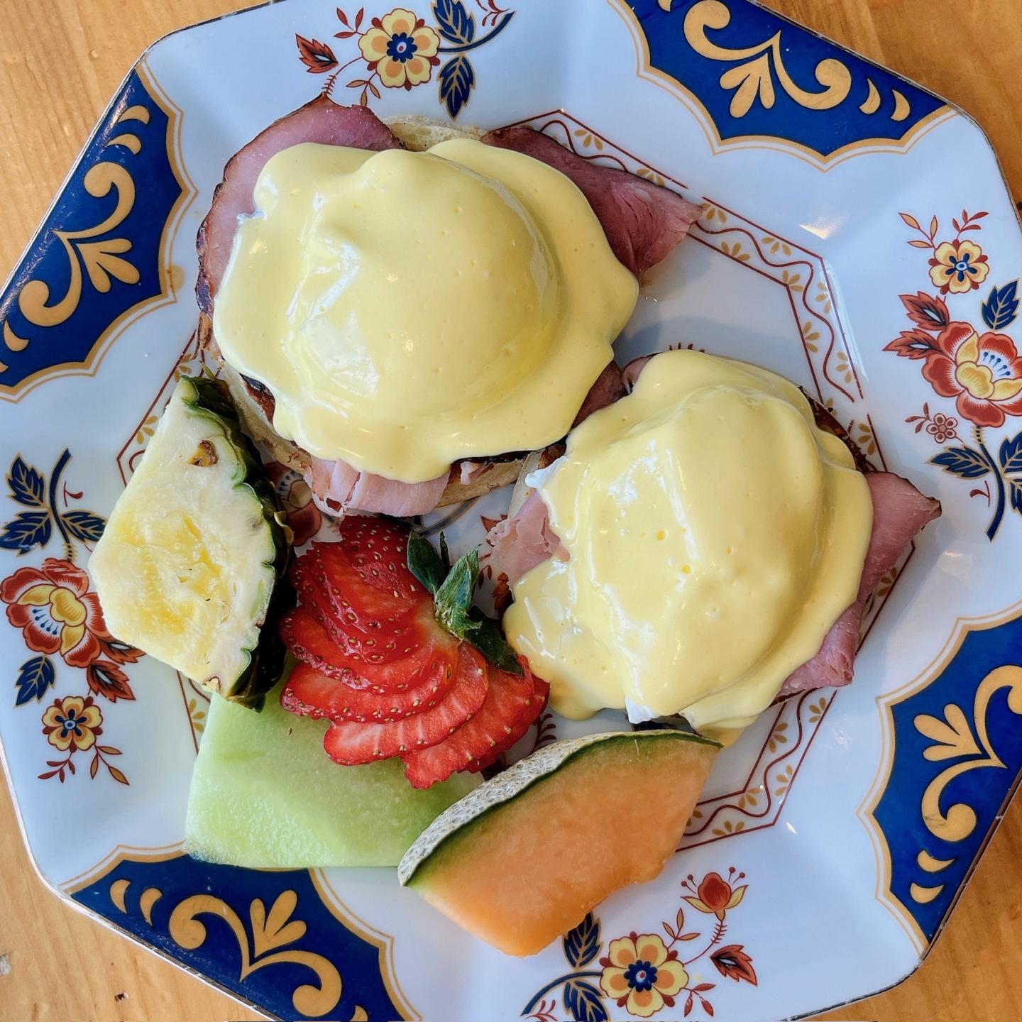 Round Hearth Café, Marketplace and Lodge