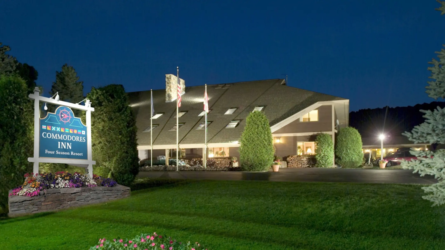 Commodores Inn