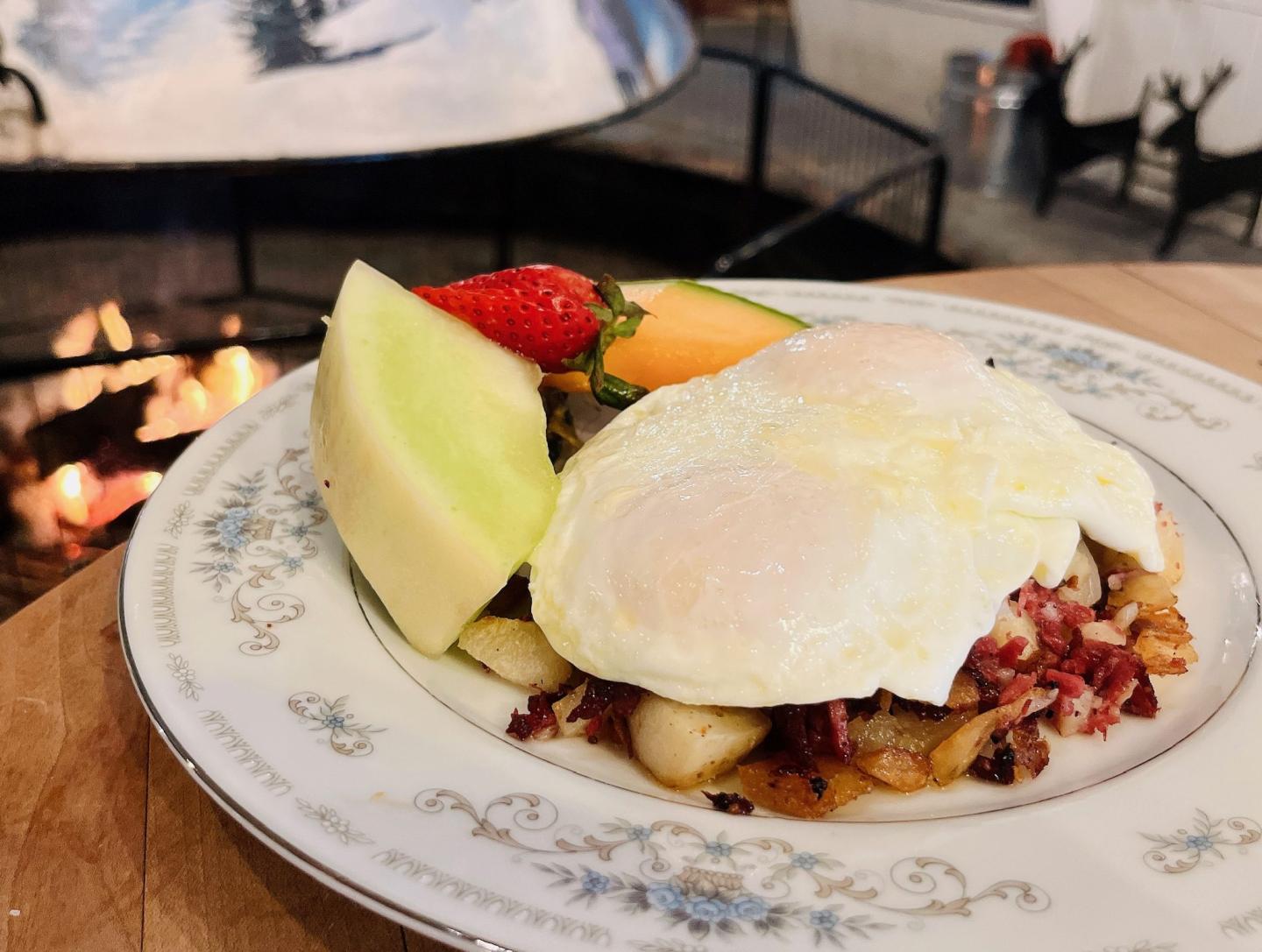 Round Hearth Café, Marketplace and Lodge