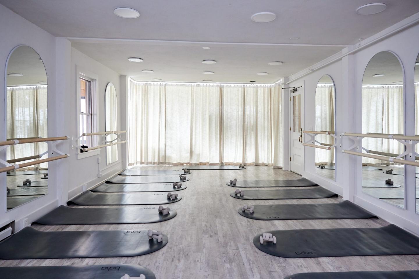 GALENTINE'S BARRE BASH!