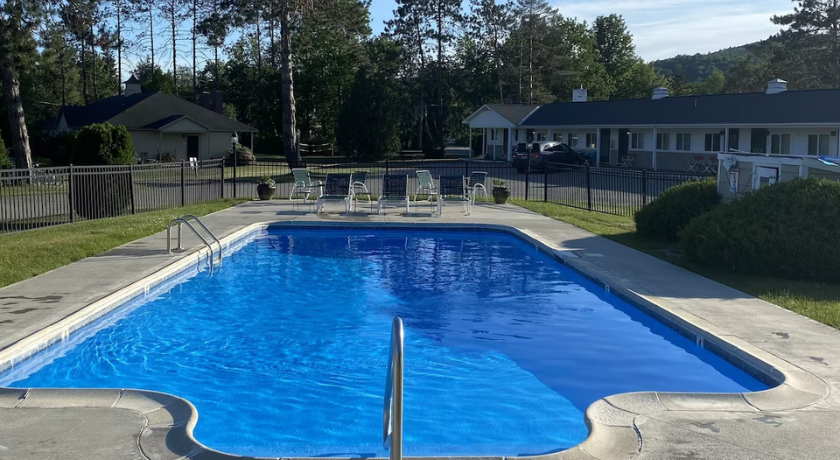 Stowe Motel Outdoor Pool