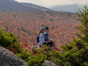 Fall Hiking Outfit from Stowe Vermont #hikingoutfit #stowe #womenwhohi, stowe vermont